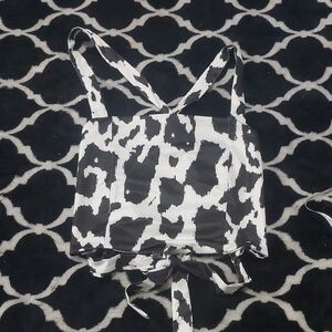 NWOT shein Stylish Black and White Women's Top Medium‎